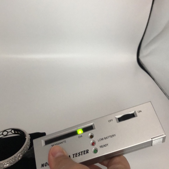 4.5ct Art Deco Cuff Bracelet - Picture 11 of 12